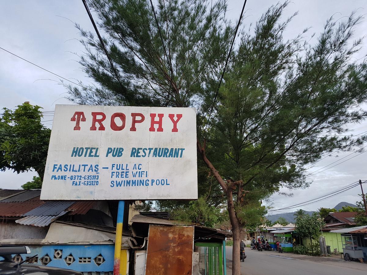 Trophy Hotel Sumbawa Besar ภายนอก รูปภาพ